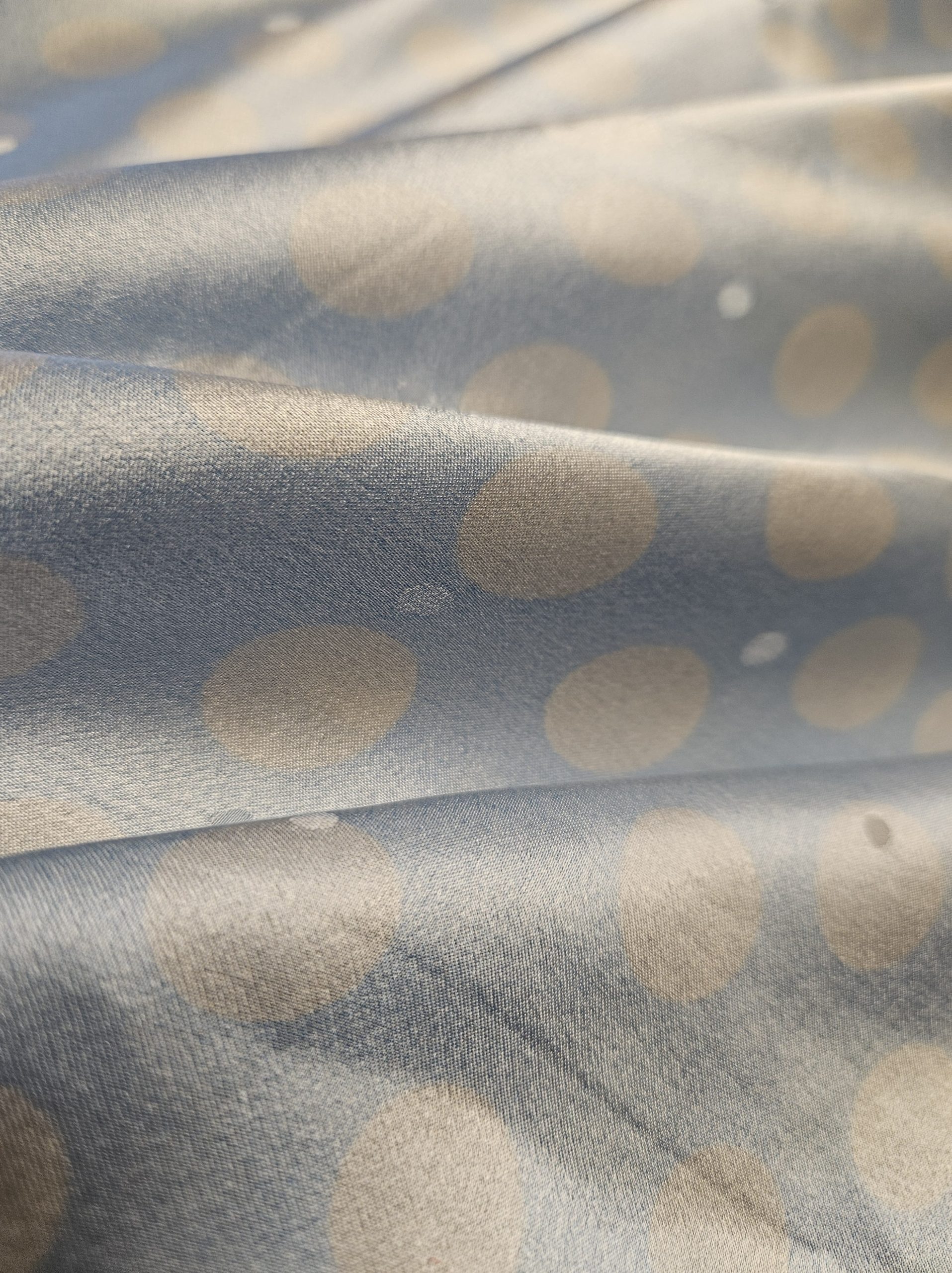 Silk fabric for shirt collar