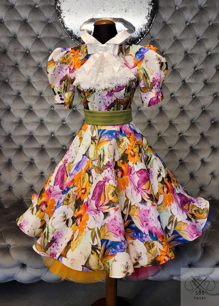 flower print Silk organza dress with tulle underskirt.