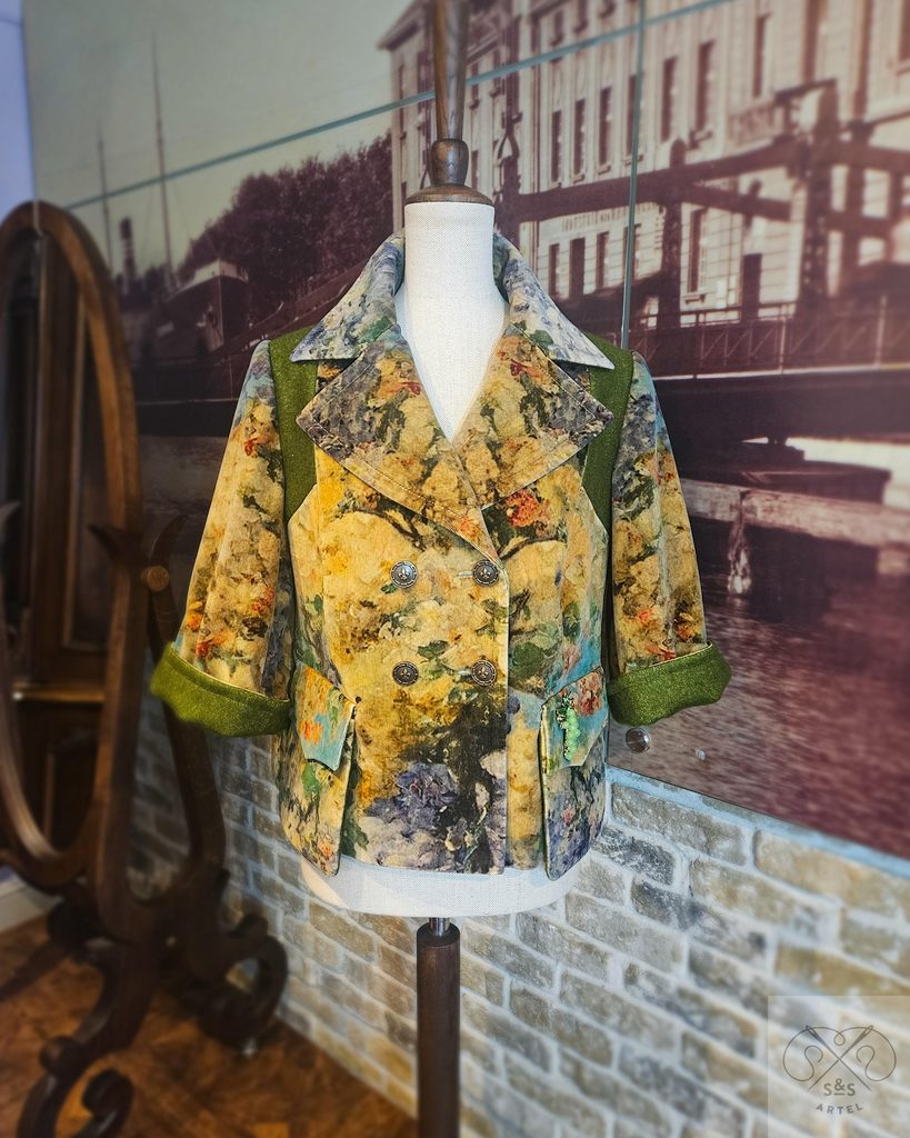 Green shade flower print velour jacket
